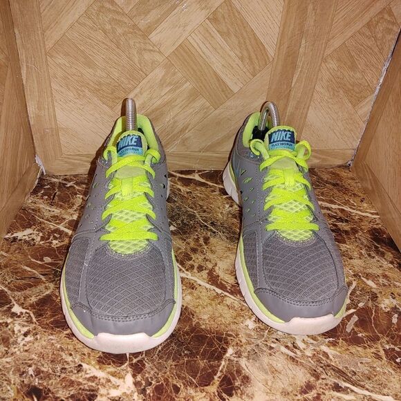 Nike women's Flex Run running shoes gray size 8.5. A198 - Picture 7 of 14
